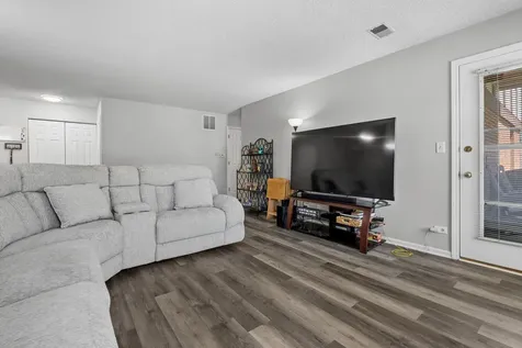 40 West Fern Court Palatine IL 60067