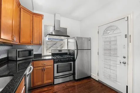 2315 West Waveland Avenue Chicago IL 60618