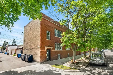 2315 West Waveland Avenue Chicago IL 60618