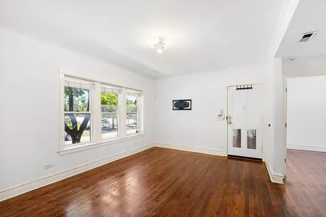 2315 West Waveland Avenue Chicago IL 60618