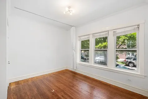 2315 West Waveland Avenue Chicago IL 60618