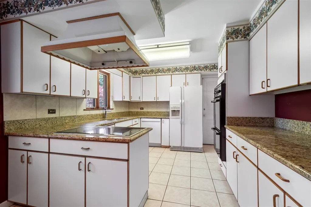 6650 North Lightfoot Avenue Chicago IL 60646