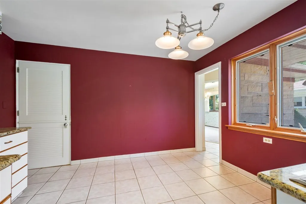 6650 North Lightfoot Avenue Chicago IL 60646