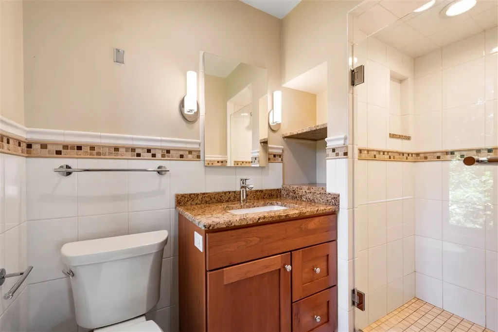 6650 North Lightfoot Avenue Chicago IL 60646
