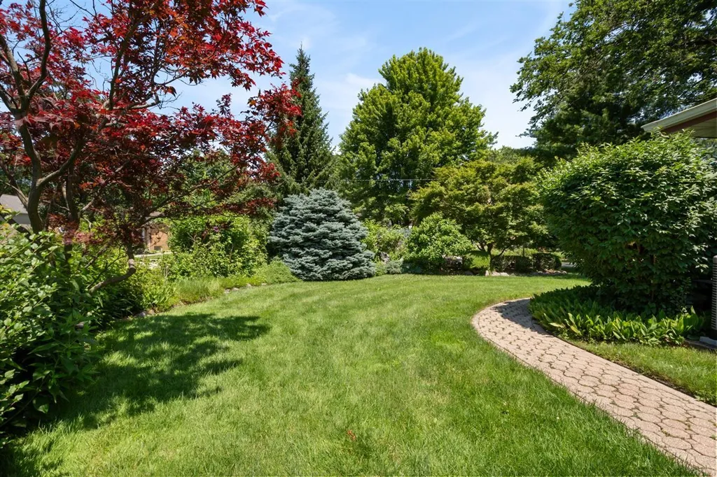 6650 North Lightfoot Avenue Chicago IL 60646