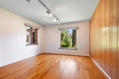 6650 North Lightfoot Avenue Chicago IL 60646