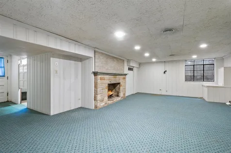 6650 North Lightfoot Avenue Chicago IL 60646