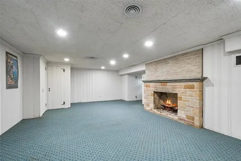 6650 North Lightfoot Avenue Chicago IL 60646