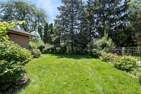 6650 North Lightfoot Avenue Chicago IL 60646