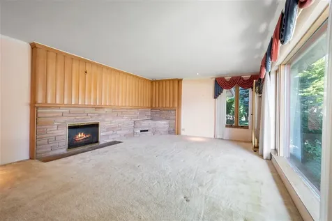 6650 North Lightfoot Avenue Chicago IL 60646
