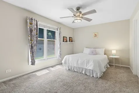 503 Country Lane Des Plaines IL 60016