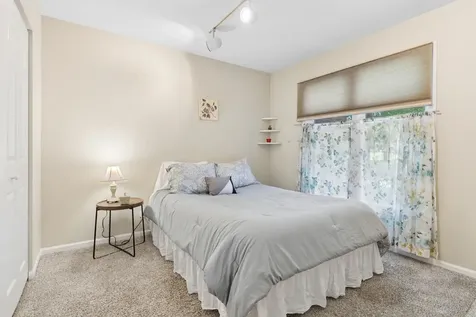 503 Country Lane Des Plaines IL 60016