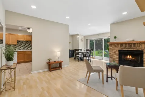 503 Country Lane Des Plaines IL 60016