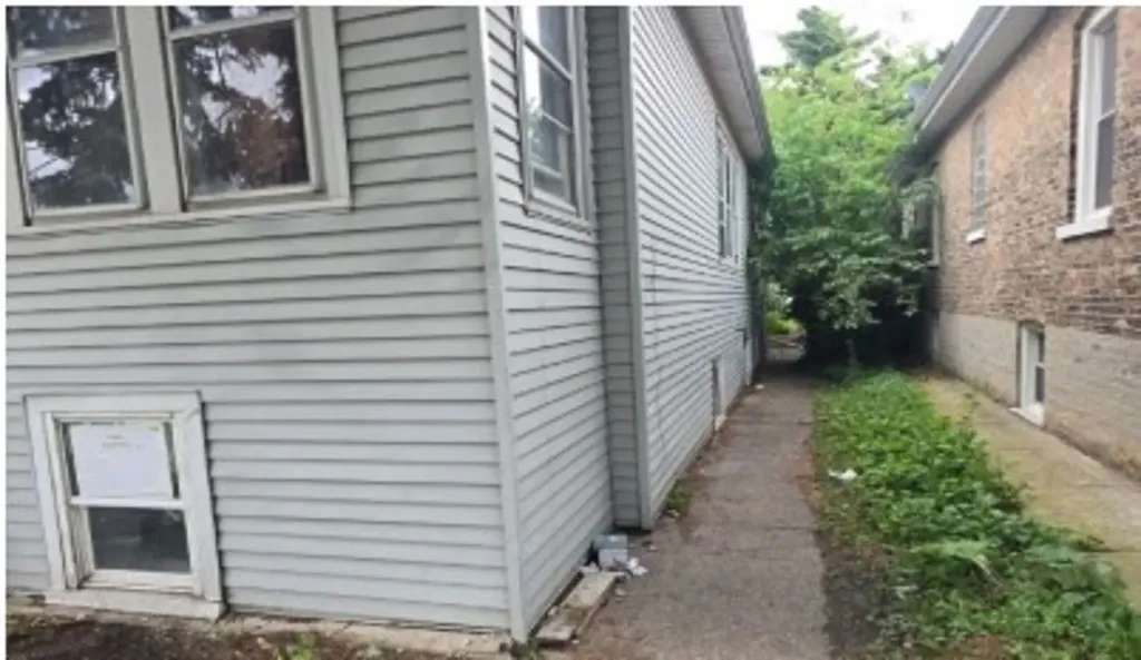 5417 South Sacramento Avenue Chicago IL 60632