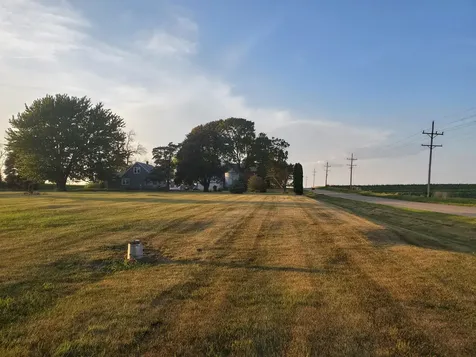 3060 North Leaf River Road Mount Morris IL 61054