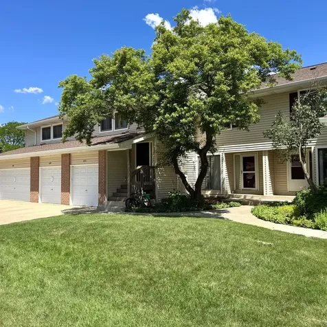 1036 North Pine Tree Circle Buffalo Grove IL 60089
