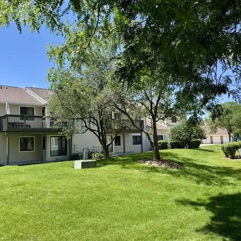 1036 North Pine Tree Circle Buffalo Grove IL 60089