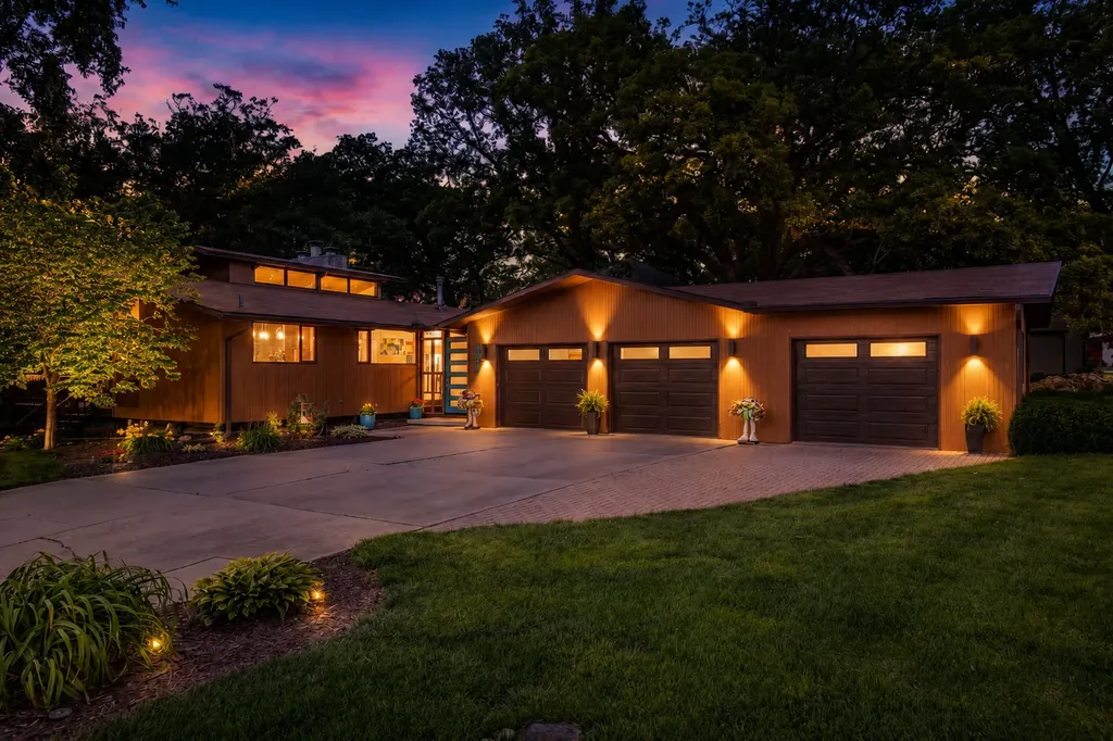 2390 Circle Drive Ottawa IL 61350