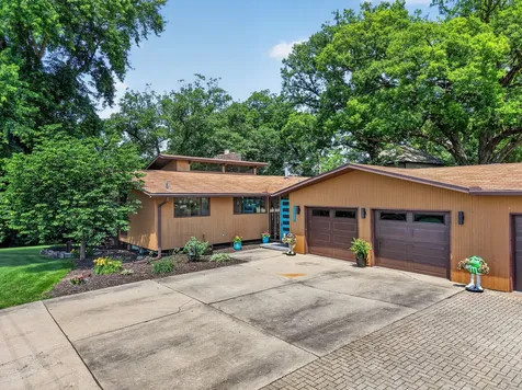 2390 Circle Drive Ottawa IL 61350