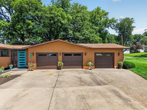 2390 Circle Drive Ottawa IL 61350