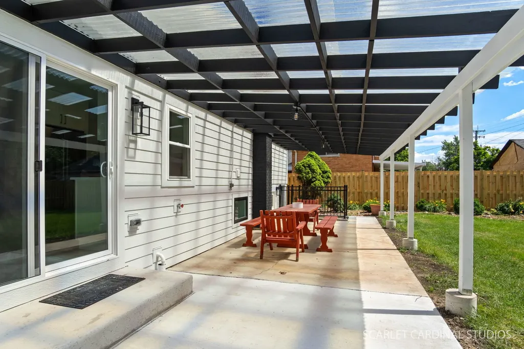 237 Terry Lane Villa Park IL 60181
