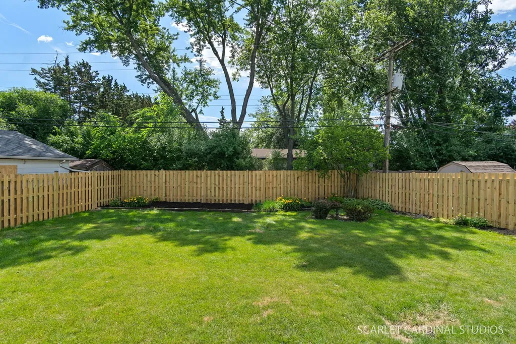 237 Terry Lane Villa Park IL 60181
