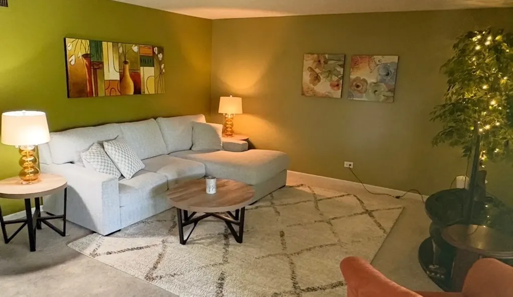 41 East Janata Boulevard Lombard IL 60148