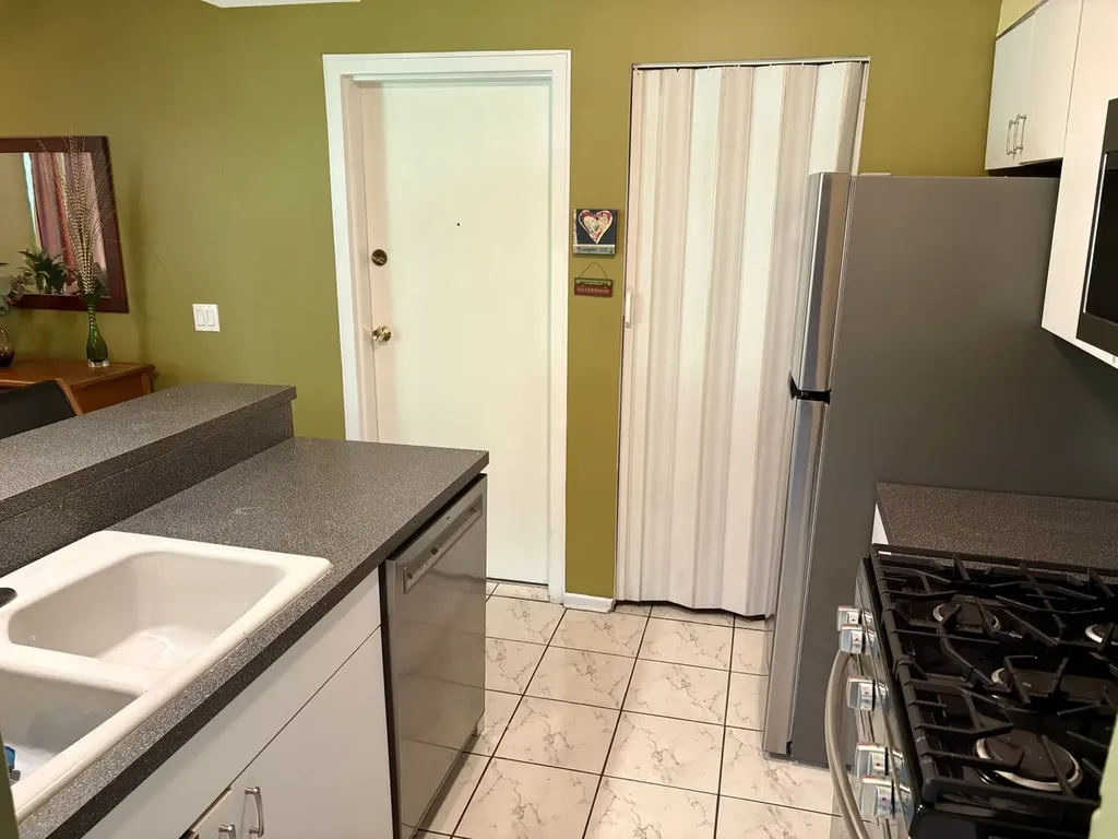41 East Janata Boulevard Lombard IL 60148
