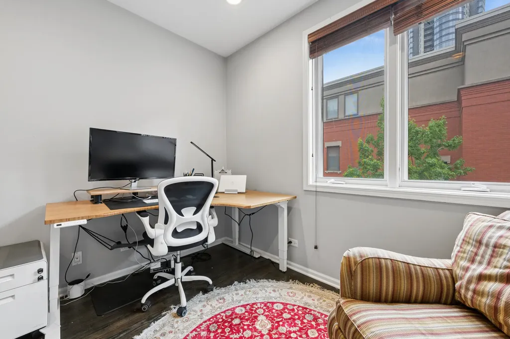 473 North Clinton Street Chicago IL 60654
