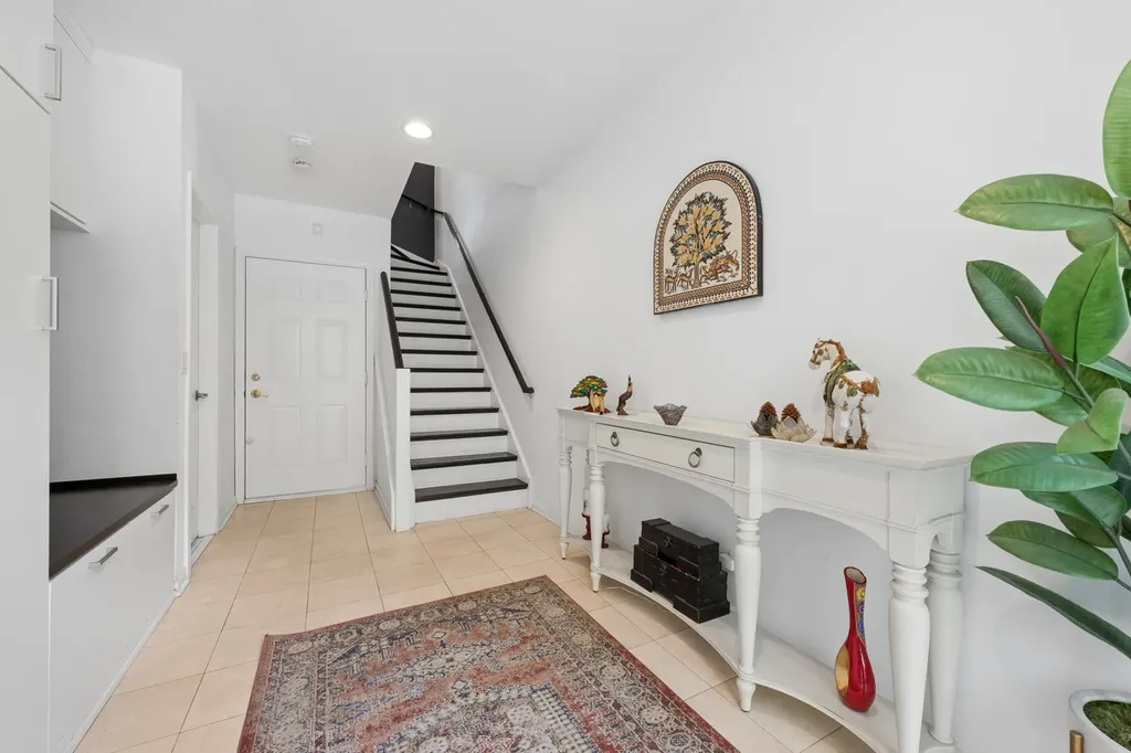 473 North Clinton Street Chicago IL 60654