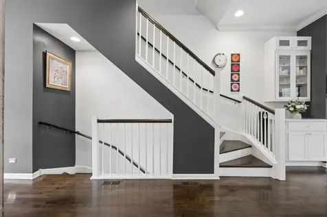 473 North Clinton Street Chicago IL 60654