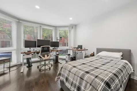 473 North Clinton Street Chicago IL 60654