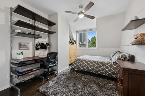 473 North Clinton Street Chicago IL 60654
