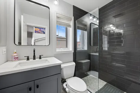 473 North Clinton Street Chicago IL 60654