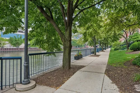 473 North Clinton Street Chicago IL 60654
