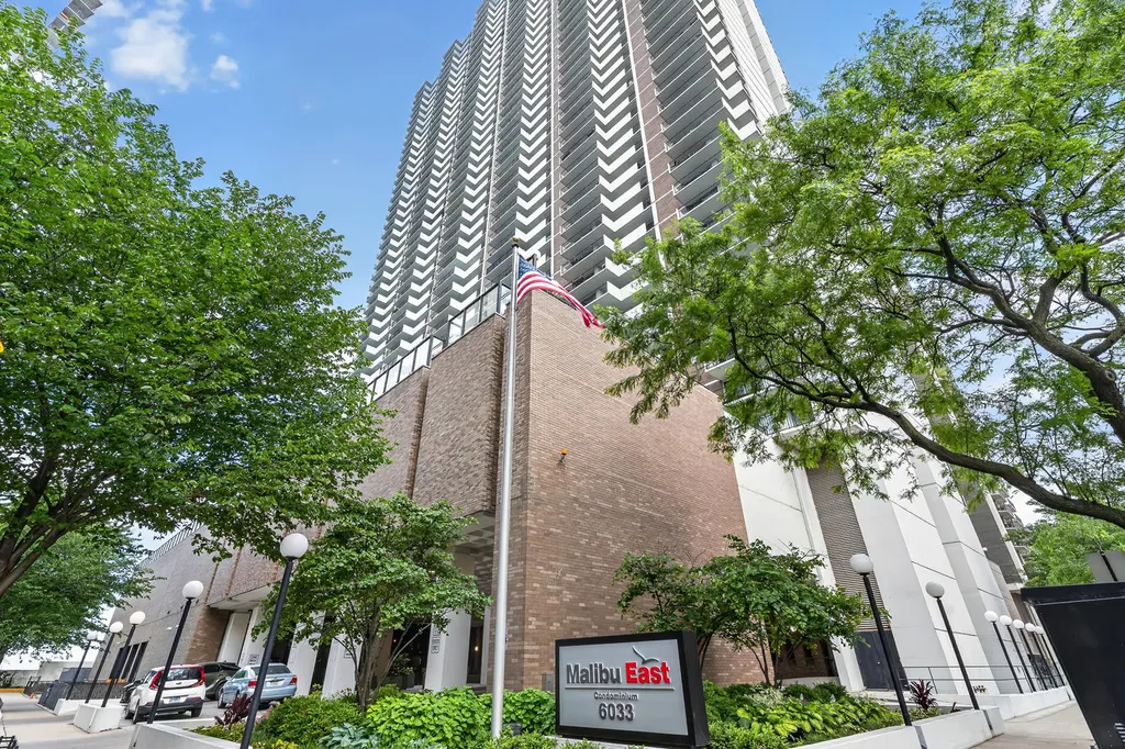 6033 North Sheridan Road Chicago IL 60660