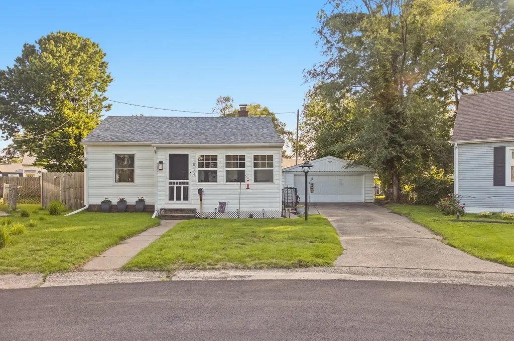 1014 23RD Avenue Rock Island IL 61201