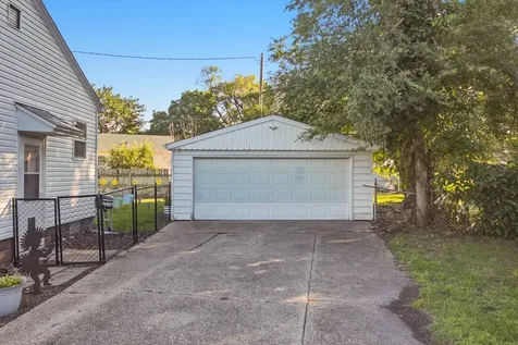 1014 23RD Avenue Rock Island IL 61201