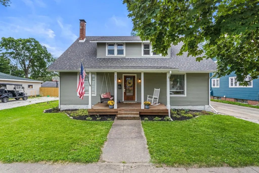 207 East Main Street Monticello IL 61856