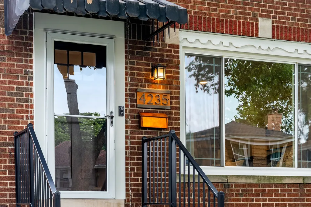 4235 Sunnyside Avenue Brookfield IL 60513