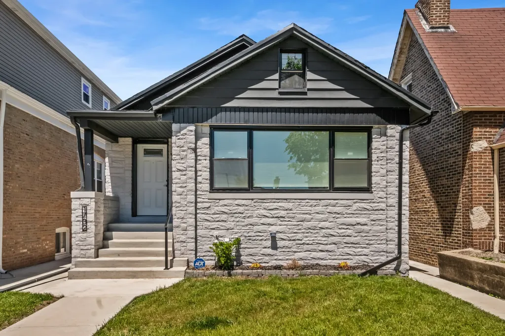 1732 East 83rd Place Chicago IL 60617
