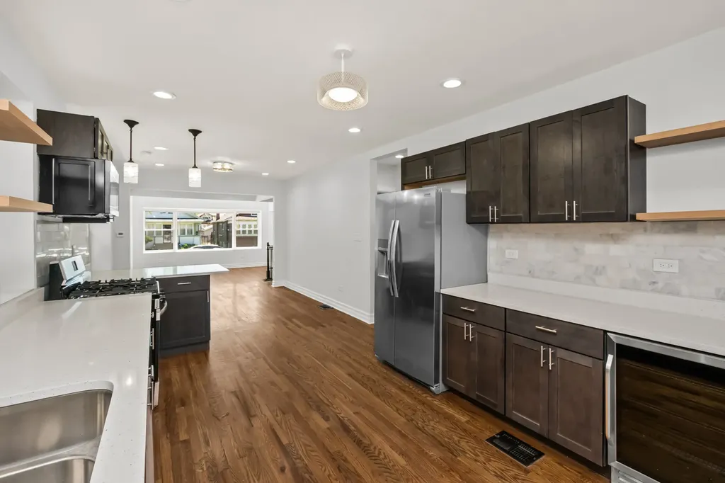 1732 East 83rd Place Chicago IL 60617