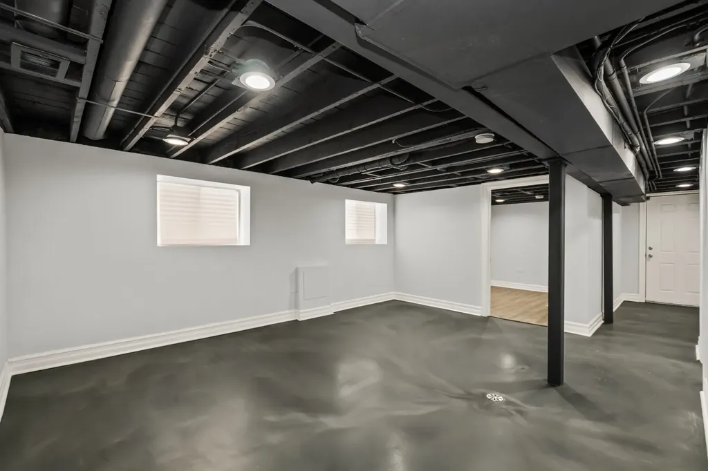 1732 East 83rd Place Chicago IL 60617