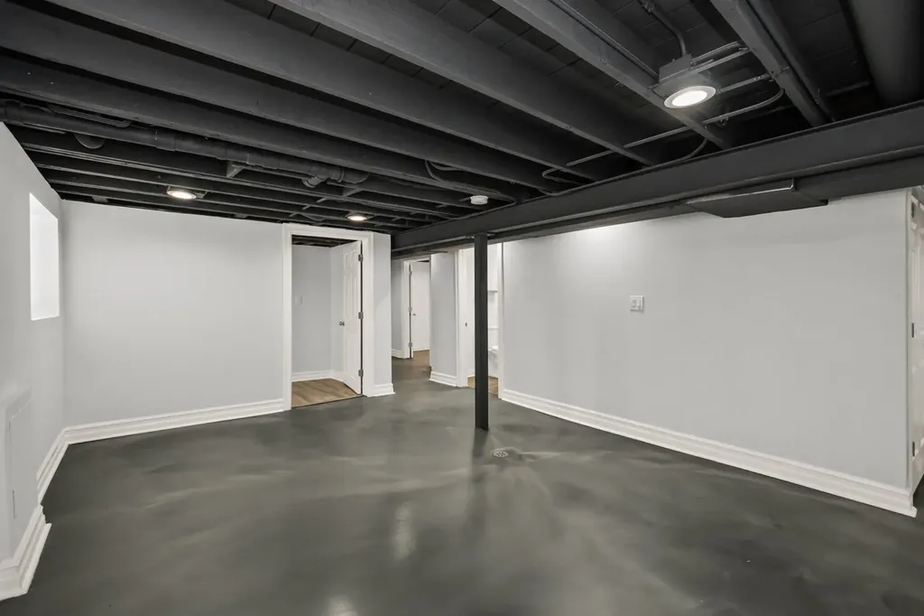 1732 East 83rd Place Chicago IL 60617