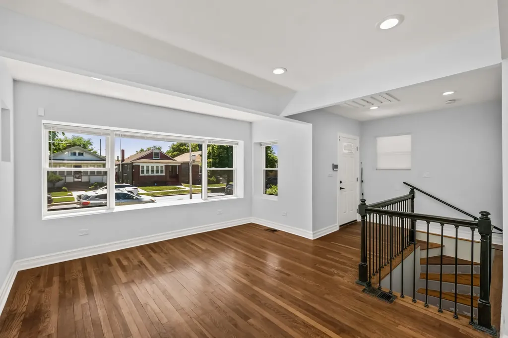 1732 East 83rd Place Chicago IL 60617