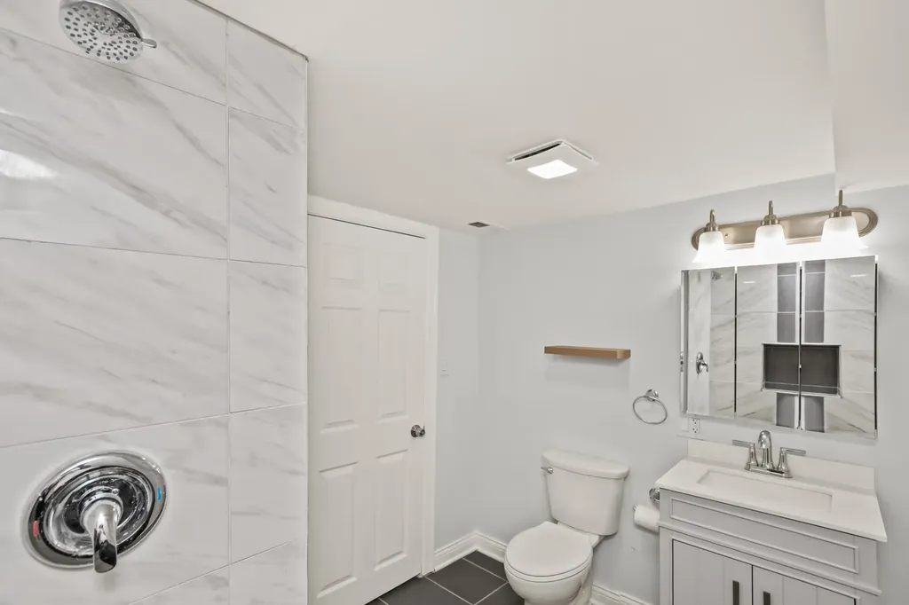 1732 East 83rd Place Chicago IL 60617