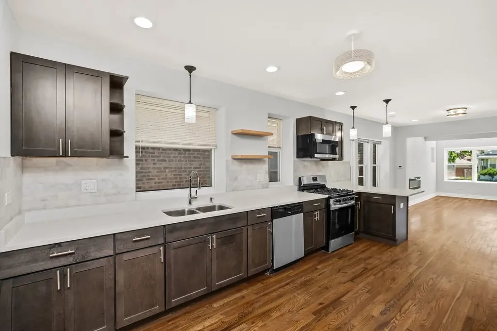 1732 East 83rd Place Chicago IL 60617