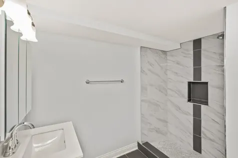 1732 East 83rd Place Chicago IL 60617