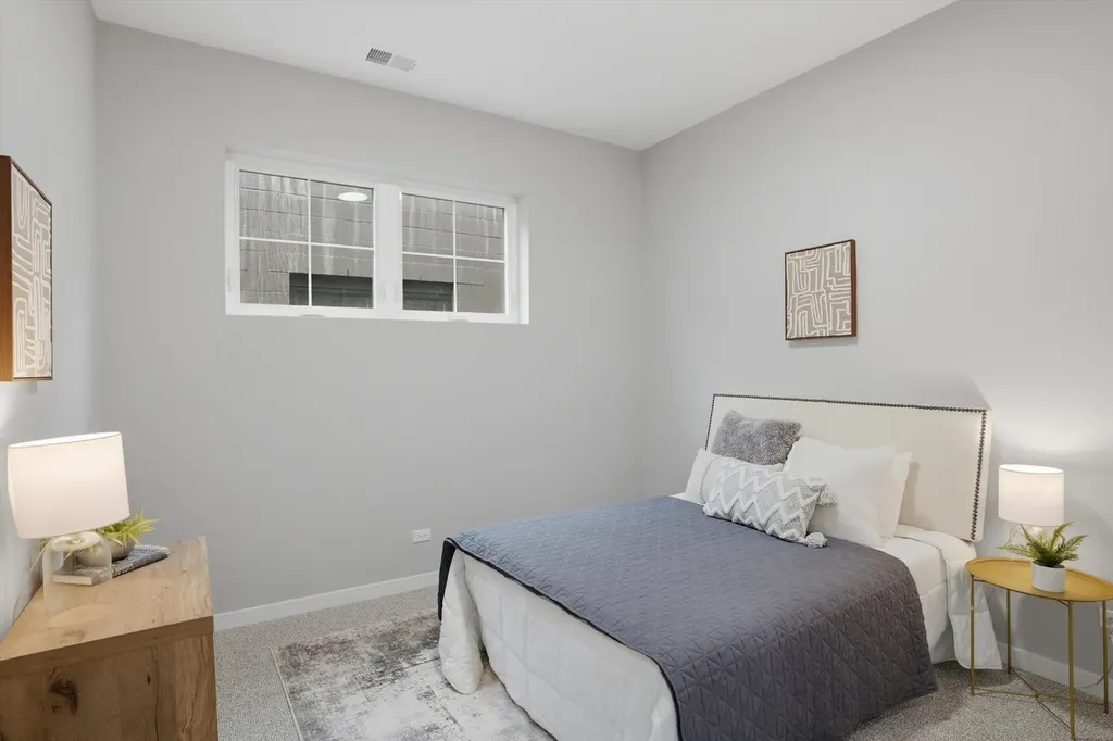 5830 North Lincoln Avenue Chicago IL 60659