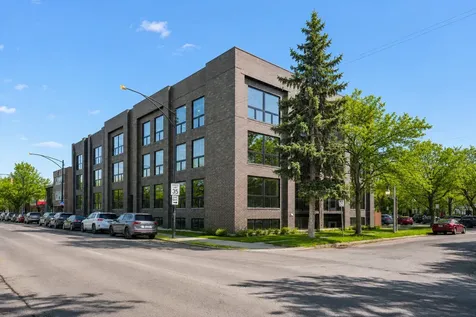 5830 North Lincoln Avenue Chicago IL 60659